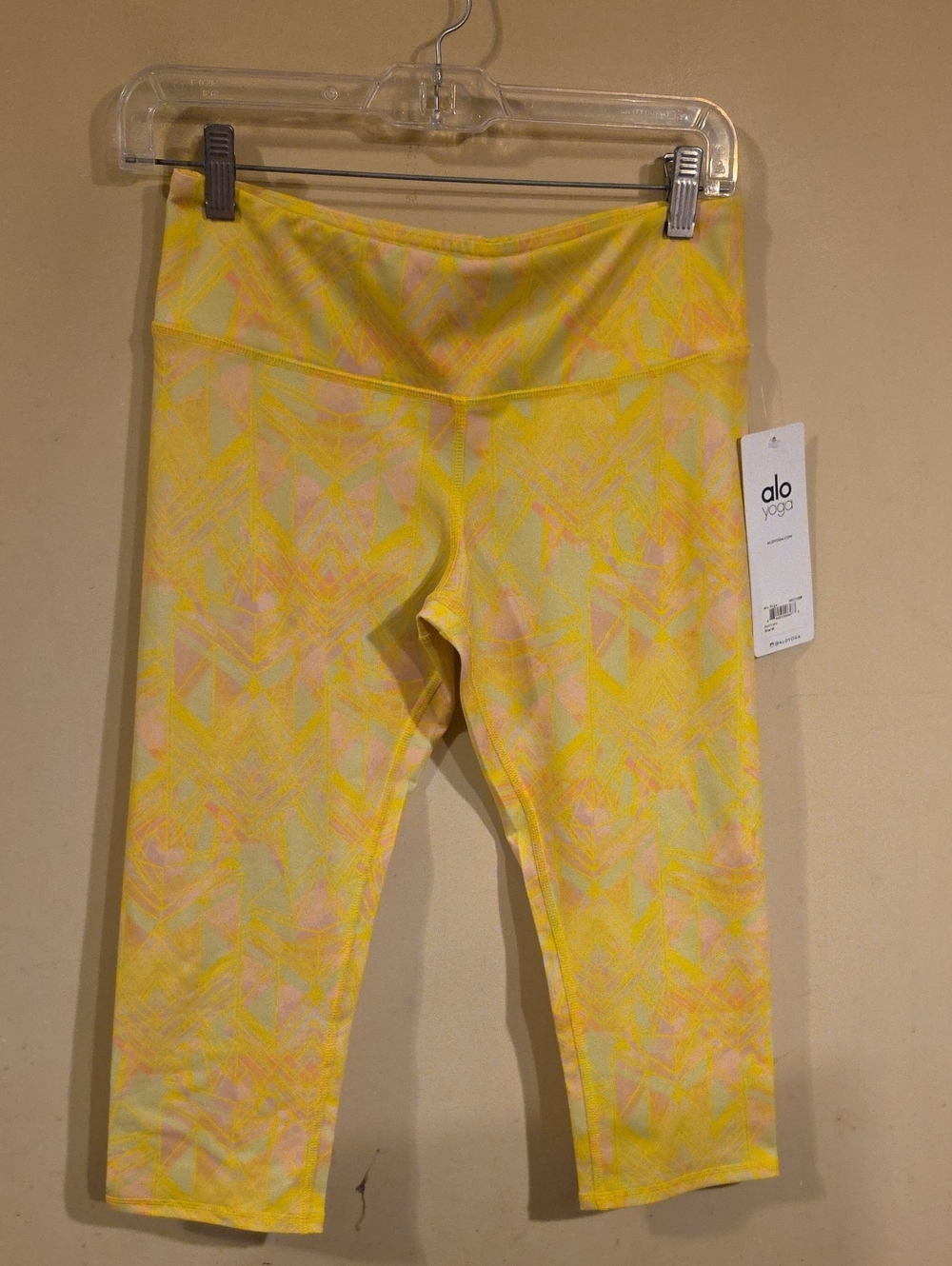 ALO Yoga Air Brush Capri  Yellow & Pink Geometric Capri Leggings